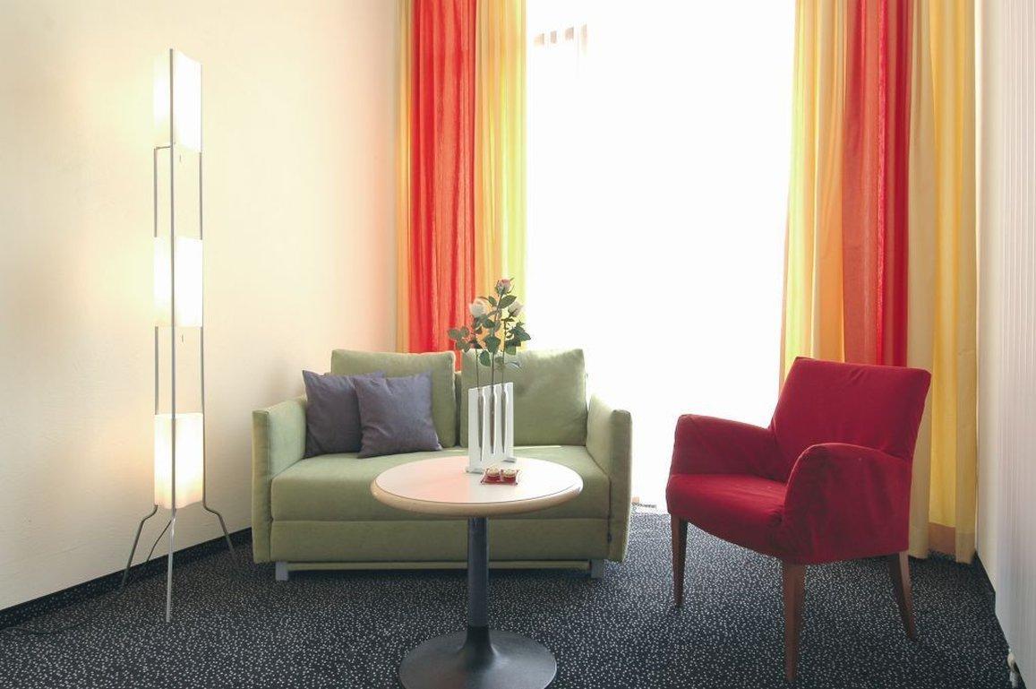 Badehotel Belvair Scuol Szoba fotó
